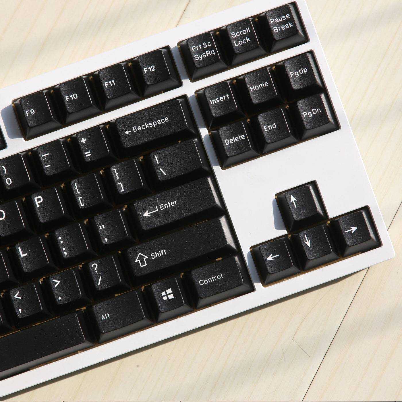 EnjoyPBT ABS Dagger Basic (ANSI) Keycap Set